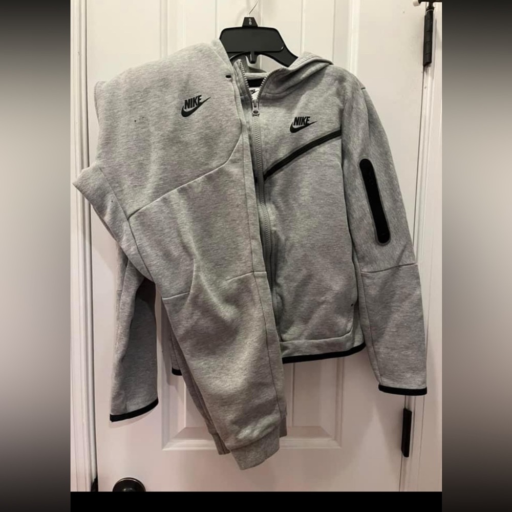 Boys Nike tech suit
